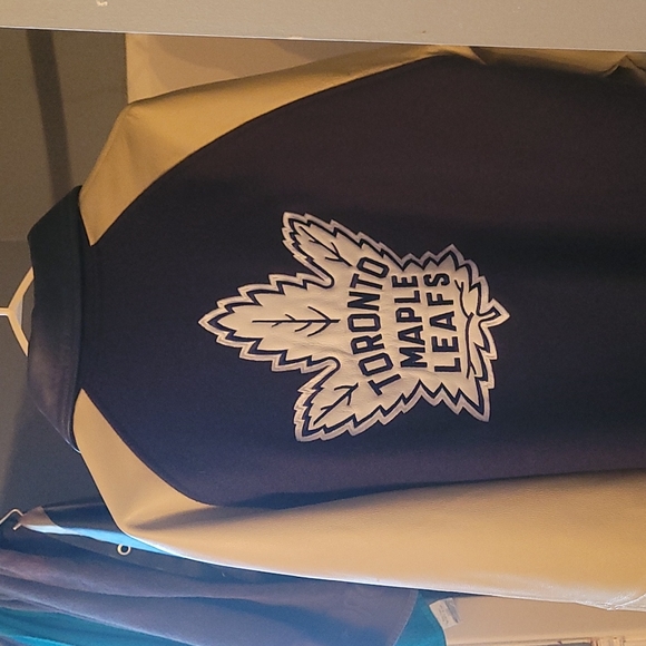 NHL LEAFS JACKET - Picture 2 of 4